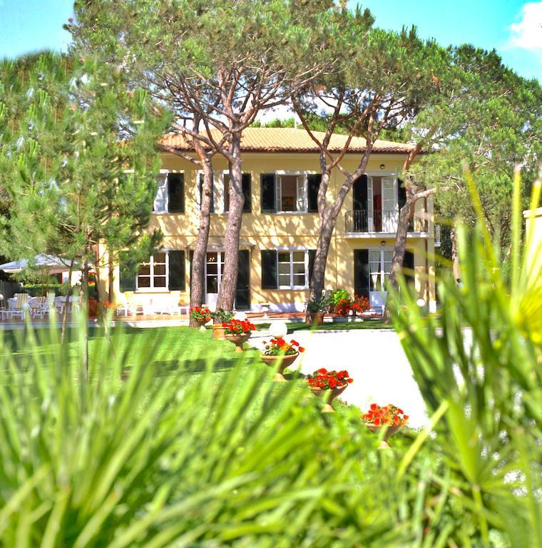 Hotel Villa Fiorisella Marina di Massa Exterior photo