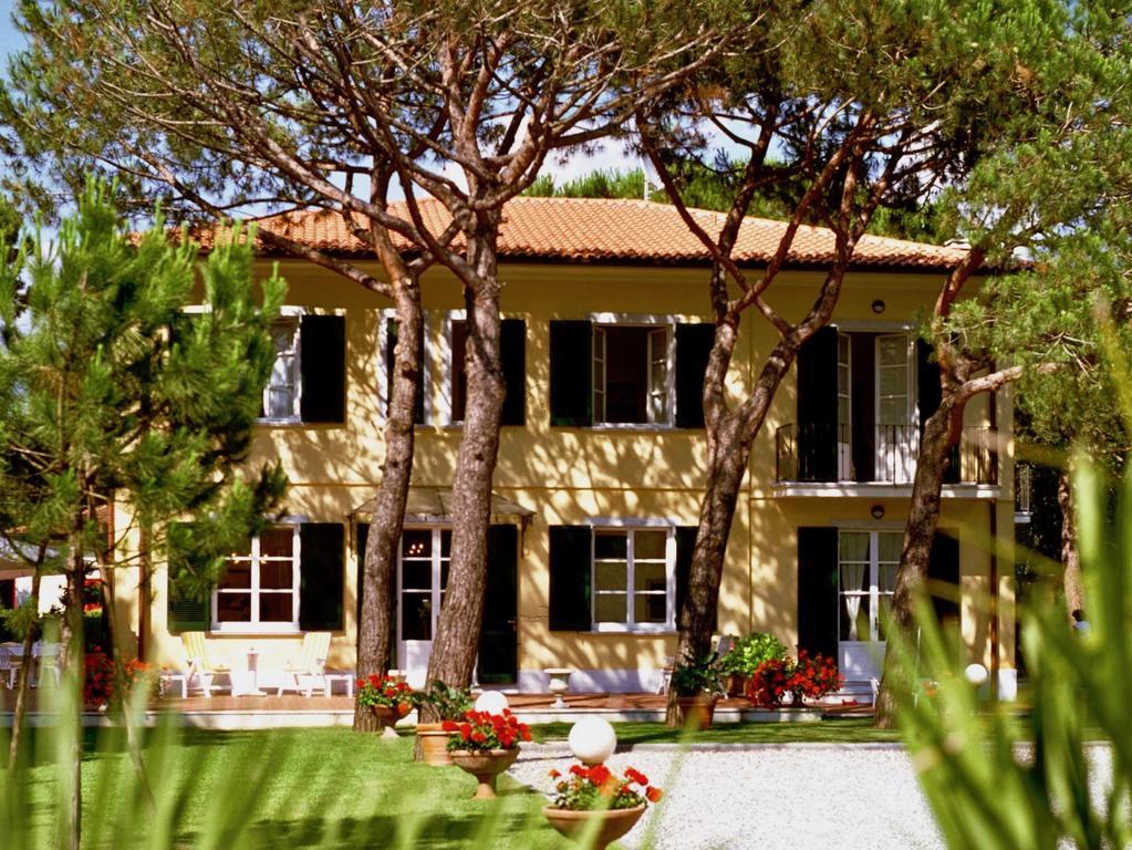 Hotel Villa Fiorisella Marina di Massa Exterior photo